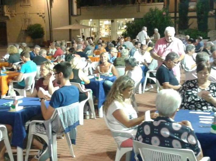 Sotto le stelle per giocare a Bridge