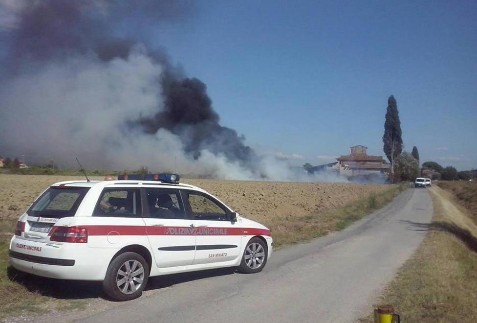 Deposito di pneumatici a fuoco: si pensa al dolo