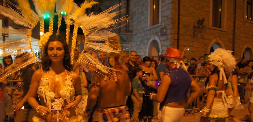 Carnevale estivo, sabato la sfilata 