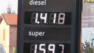 Benzina, ecco i prezzi delle vacanze