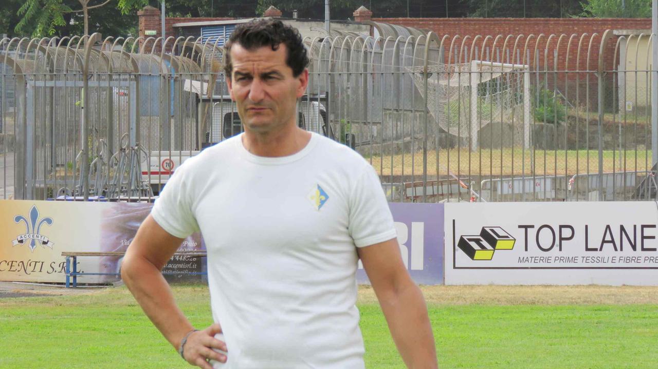 L'allenatore del Prato Alessio De Petrillo