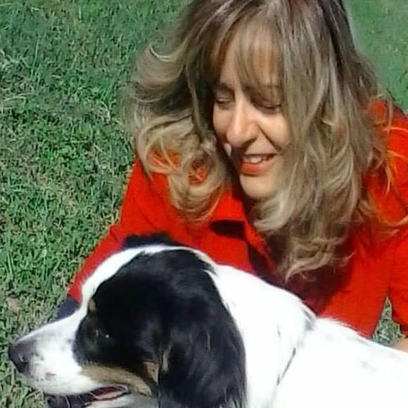Denuncia su Fb: "Hanno sparato al mio cane" 