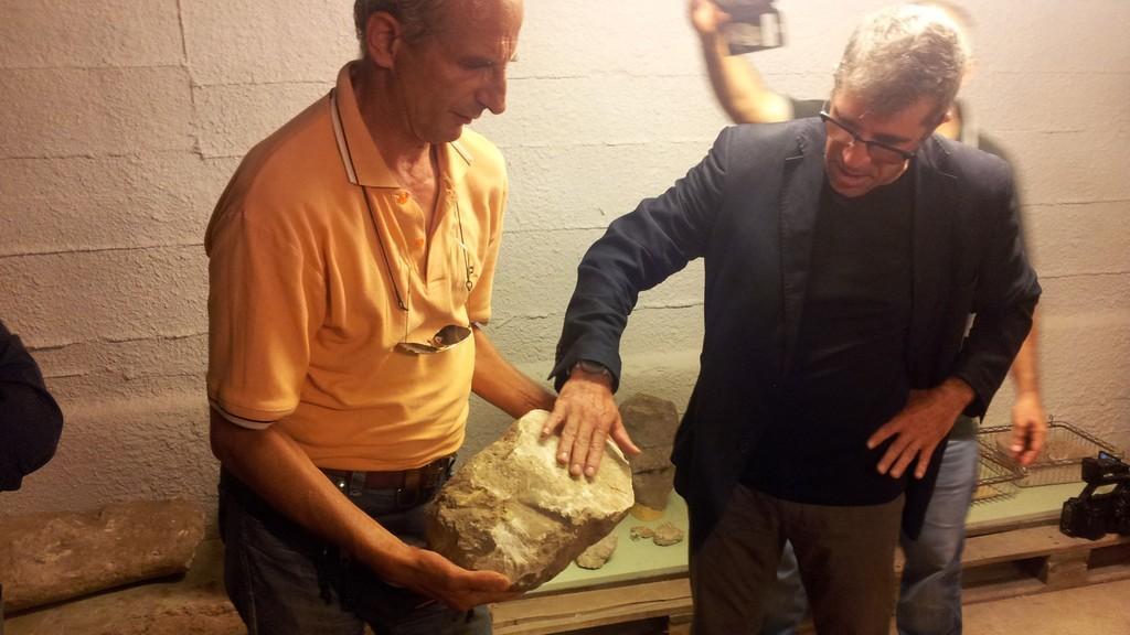 La testa di Gigante "toccata" dall'escavatore a Mont'e Prama