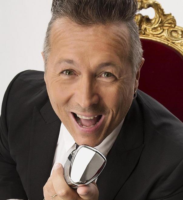 Paolo Belli e la band stasera in piazza a Marciana Marina 