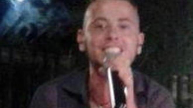 E Luca domani è protagonista in via Fiorillo le sue canzoni per la Notte blu di Marina