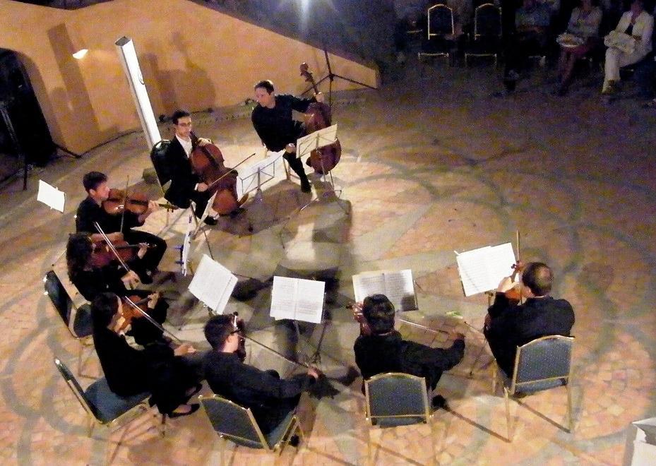 Domani all’alba l’orchestra d’archi Ellipsis a Capriccioli