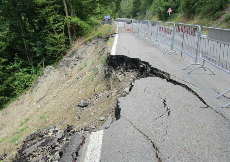 Frana sempre più larga Preoccupati i pendolari 