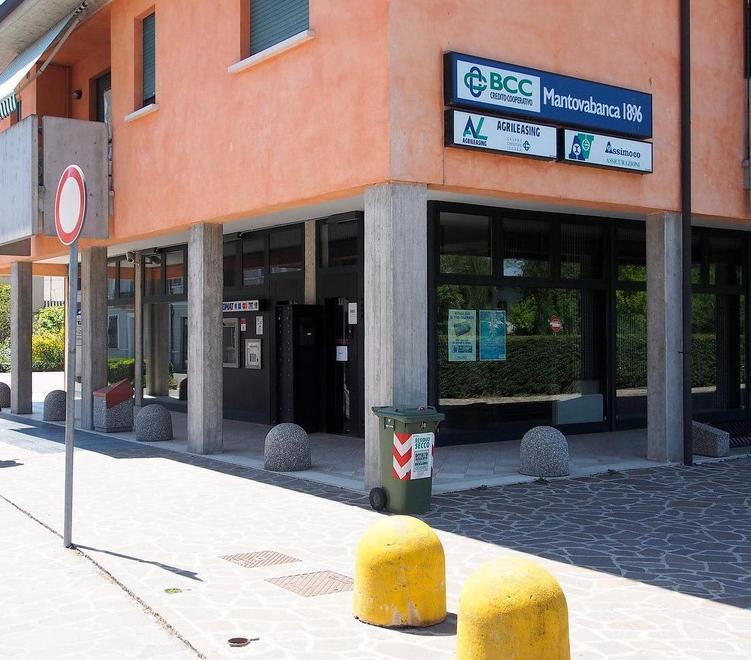 «Gli è andata bene ma non fate gli eroi contro i rapinatori» 