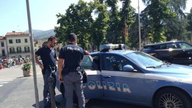 L'arresto dello spacciatore in piazza Mercatale