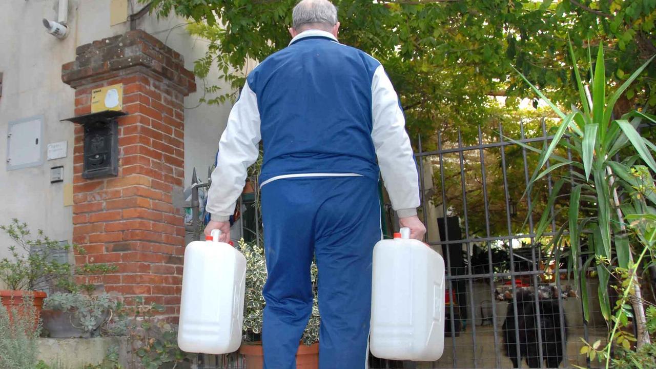 Acqua a singhiozzo nella piana pistoiese, disagi tra Bottegone e Casalguidi