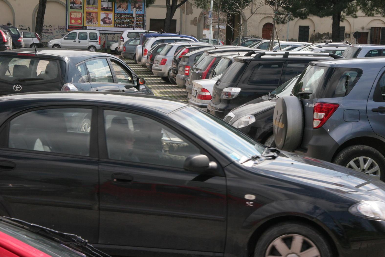 Aumenta l'imposta sulla trascrizione delle auto