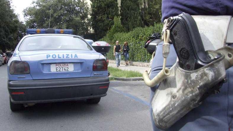 La polizia