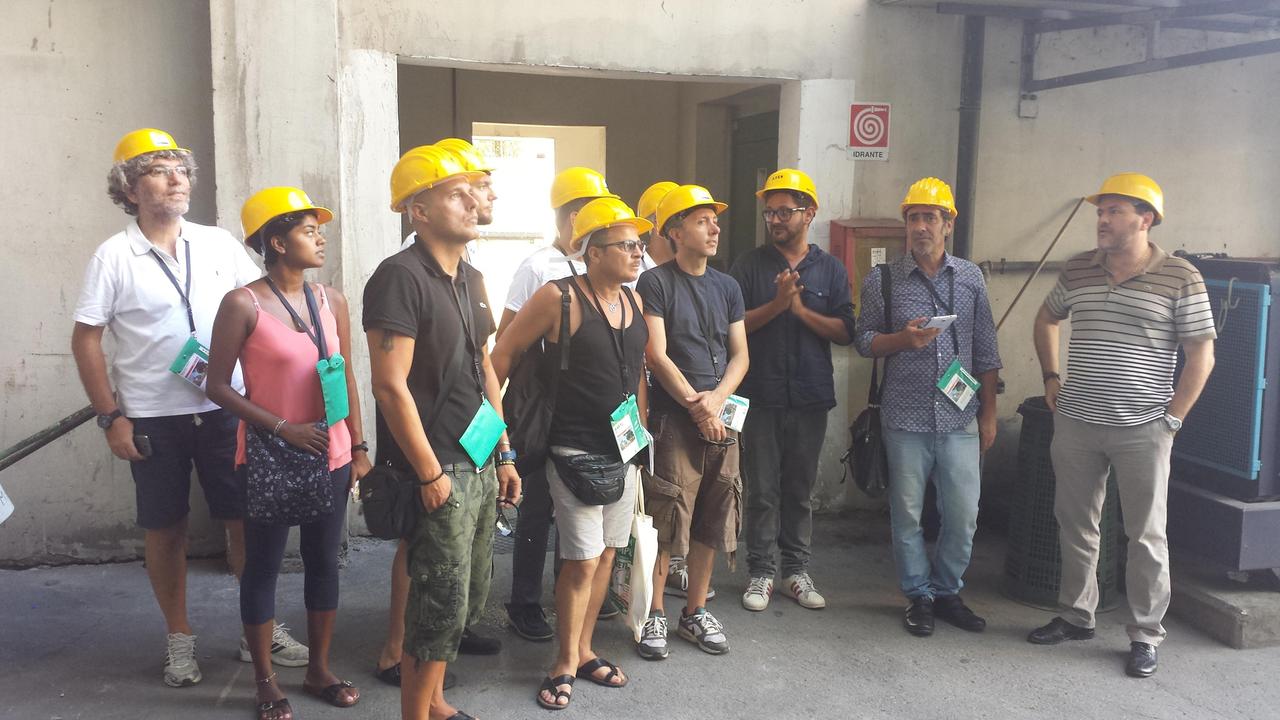 I consiglieri comunali durante la visita all'inceneritore del Picchianti