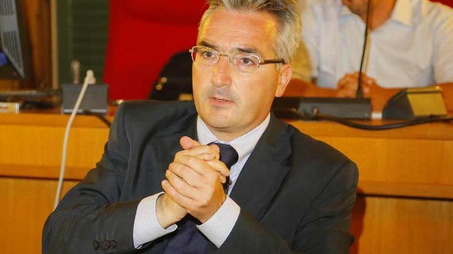 Sindaco perseguitato dalle offese su Facebook