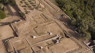 Villa delle Grotte, scambio di accuse