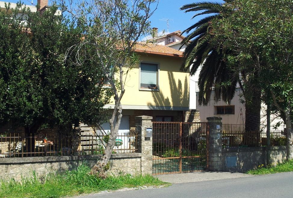 «Riavrò la catena di mia figlia morta» 