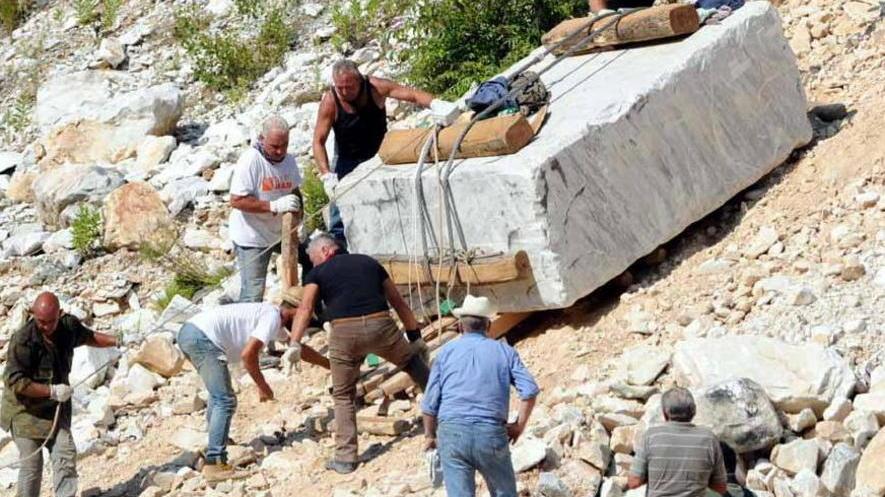 Blocchi in discesa ripida: torna la lizzatura