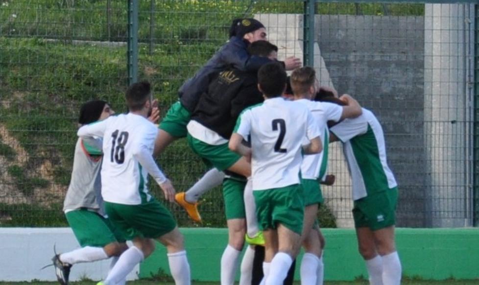 Il Castiadas festeggia il ripescaggio in serie D