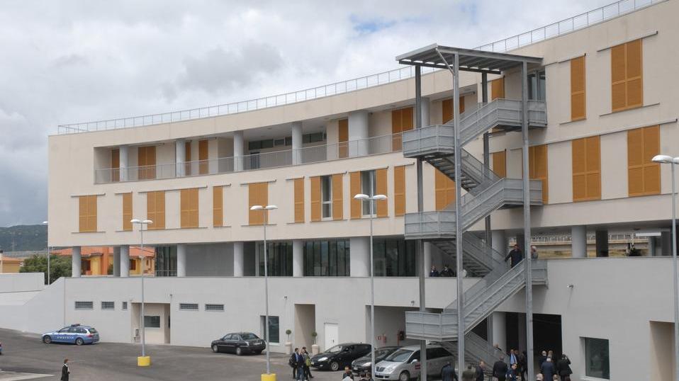 Condizionatori in tilt, sos dal commissariato di Olbia