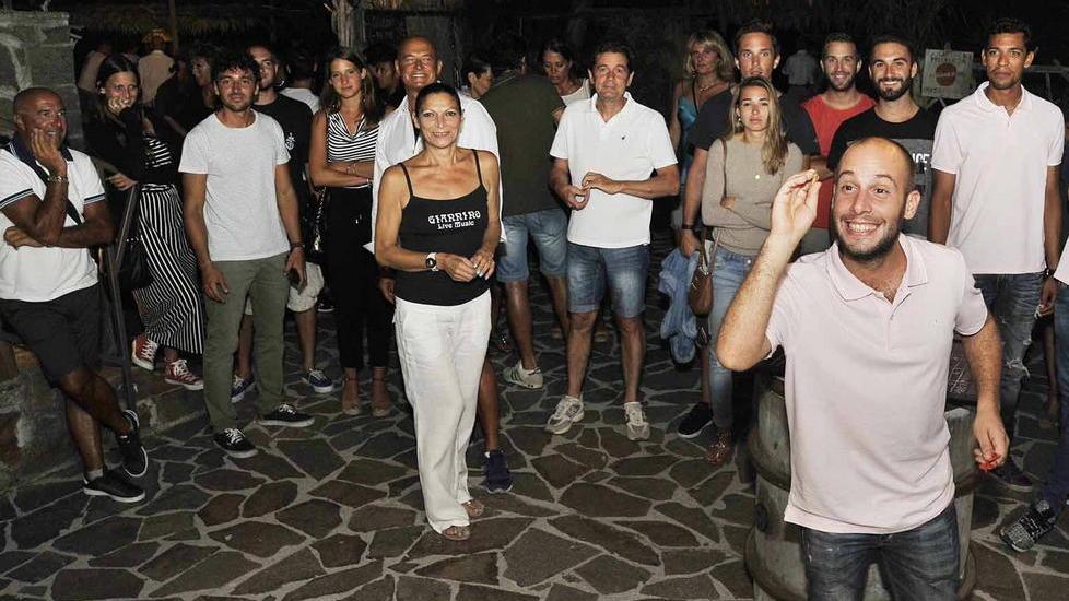 Il bagno Tropical vince il trofeo