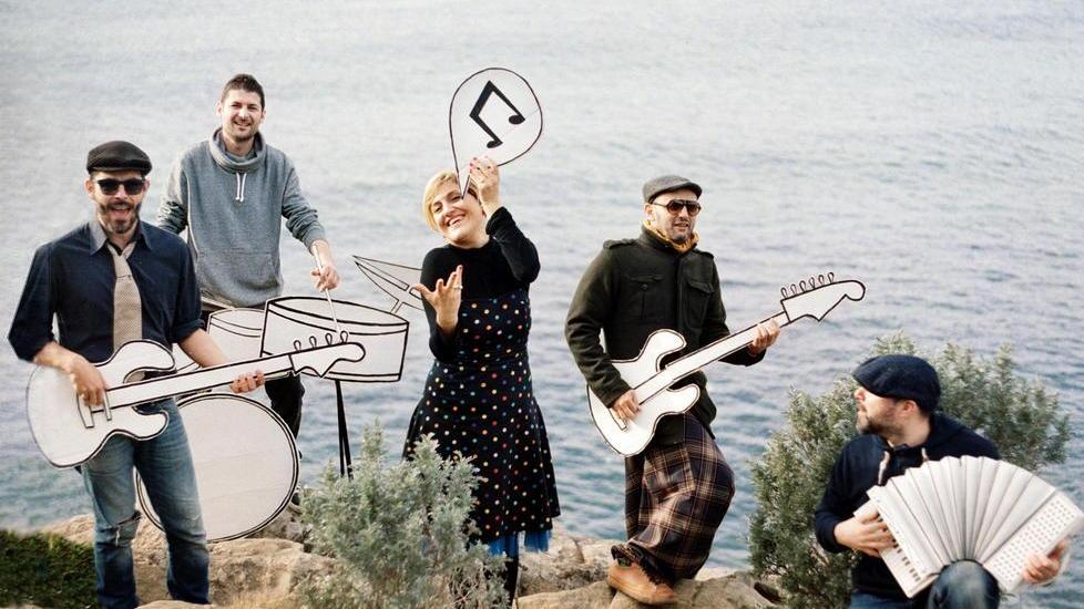 Tra reggae e rumba, con i Malamanera domani alla Torre