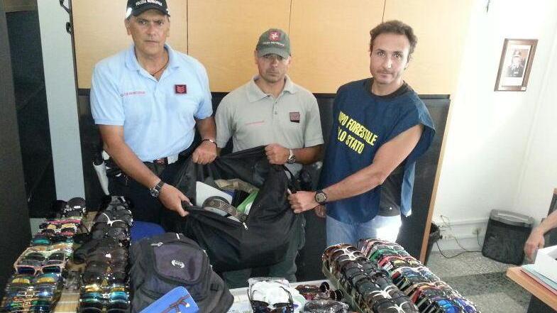 False griffe, blitz sul mare Maxi-sequestro e denunce