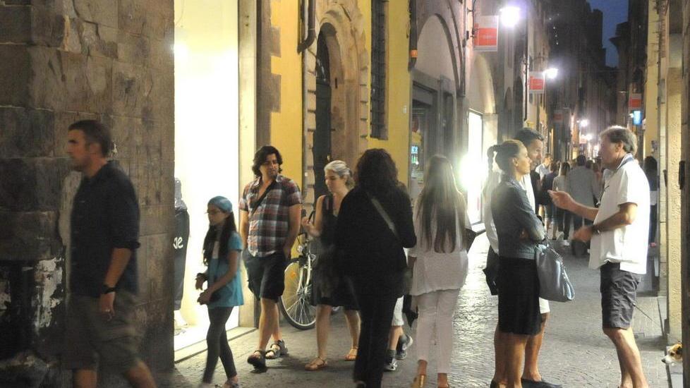 Bilancio ok per lo shopping serale