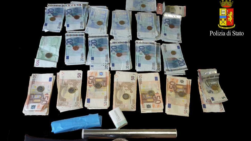 A casa dei pusher spunta un tesoro