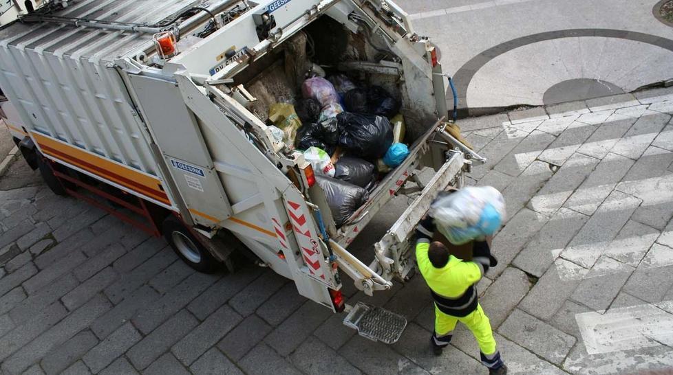 Rifiuti, l’assessore all’ambiente Gordini contro la minoranza 