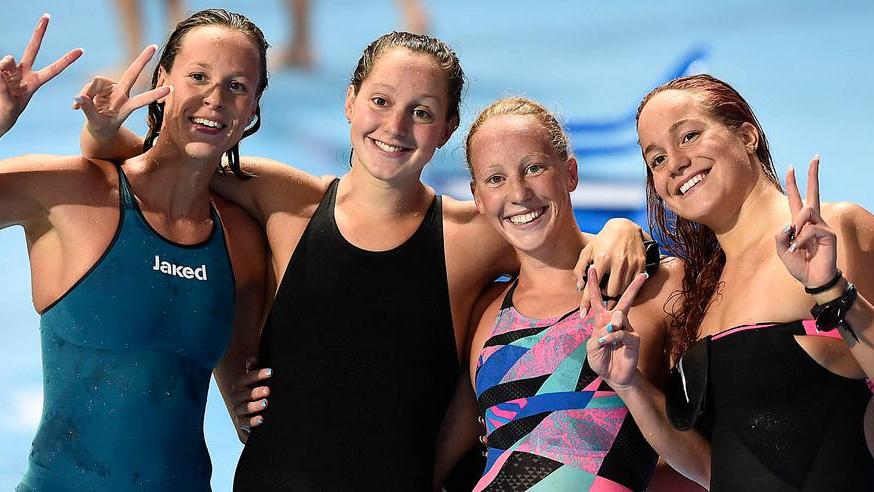 Nuoto, la Pellegrini trascina la staffetta all’argento