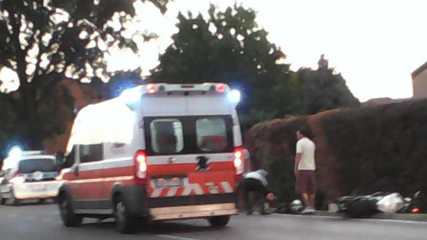 Schianto auto-moto Prognosi riservata per una ragazza
