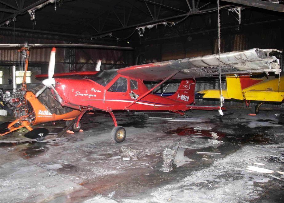 Fiamme nell’hangar, velivoli distrutti 