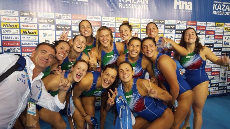 Il setterosa azzurro con Chiara Tabani subito dopo la vittoria