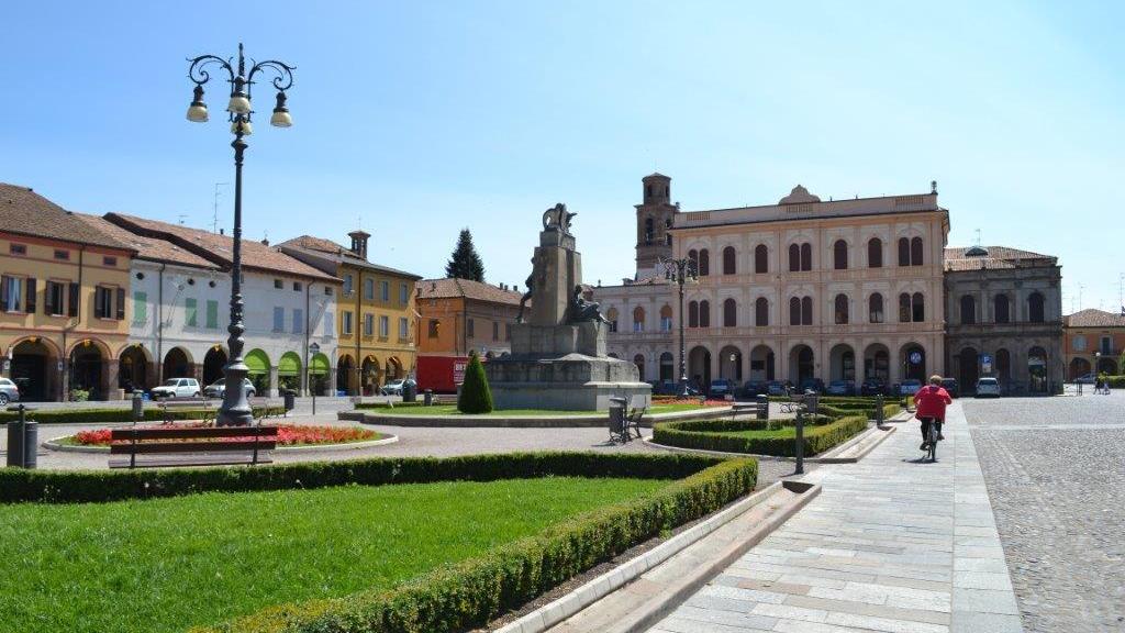 Caldo record, a Novellara inscatolata l'afa in barattoli