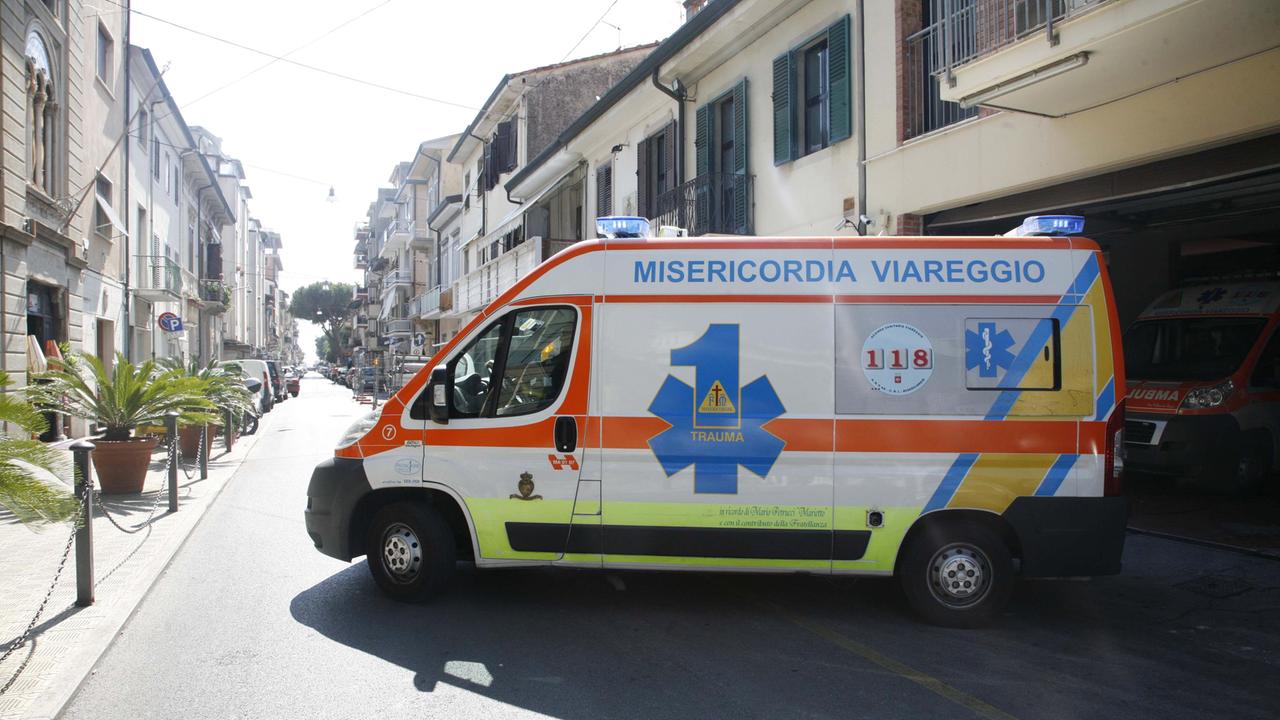 Muore a 36 anni mentre lavora su un ponteggio