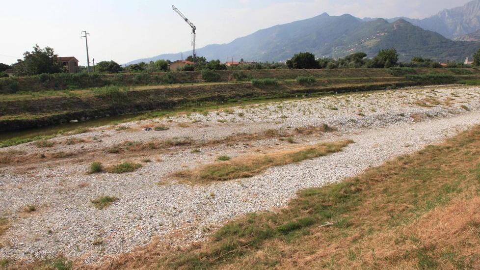 Troppi detriti sul Versilia Sos del comitato alluvionati