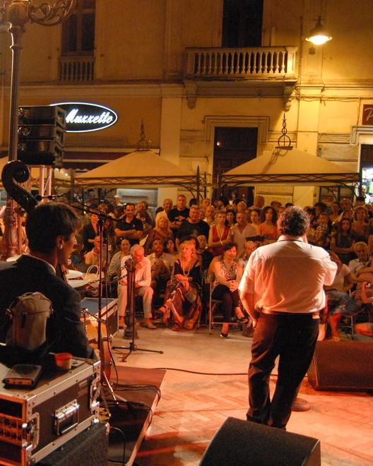 Arte, moda, giochi: ogni sera un evento nel centro storico