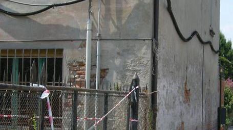 Crollo nell’ex mulino, paura a Consandolo