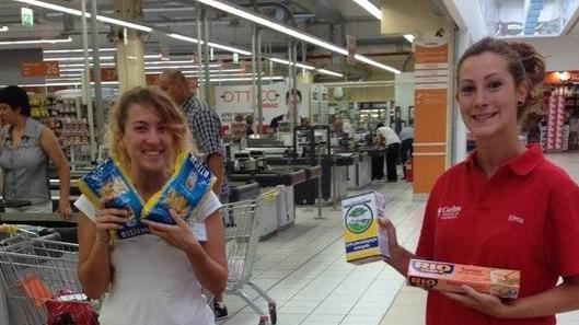 Solidarietà record Due quintali di cibo donati per i poveri