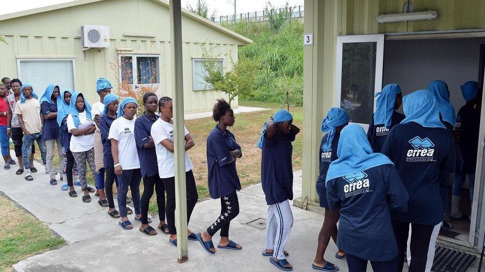 Migranti, opposizioni all’attacco
