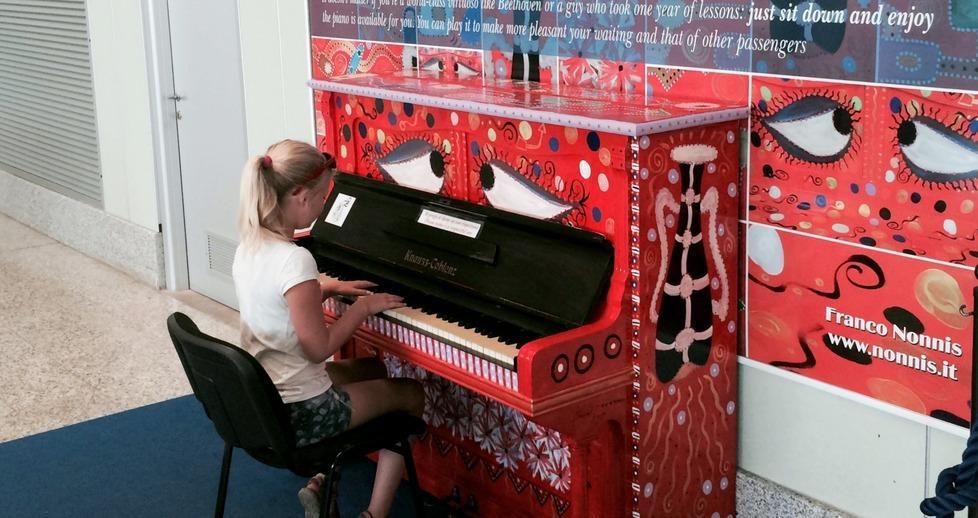 E adesso i passeggeri possono suonare il pianoforte