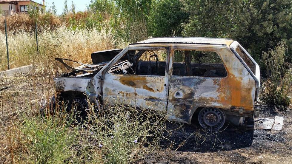Incendio bis per una Panda rubata