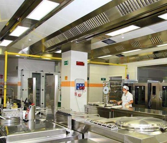 Centro pasti a gonfie vele: preparati 214mila pranzi 
