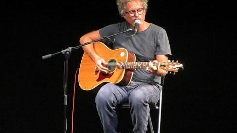 Niccolò Fabi ha presentato il live che terrà a Comacchio