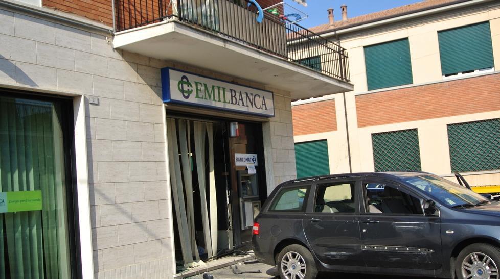 Ronde e giri sospetti prima della rapina 