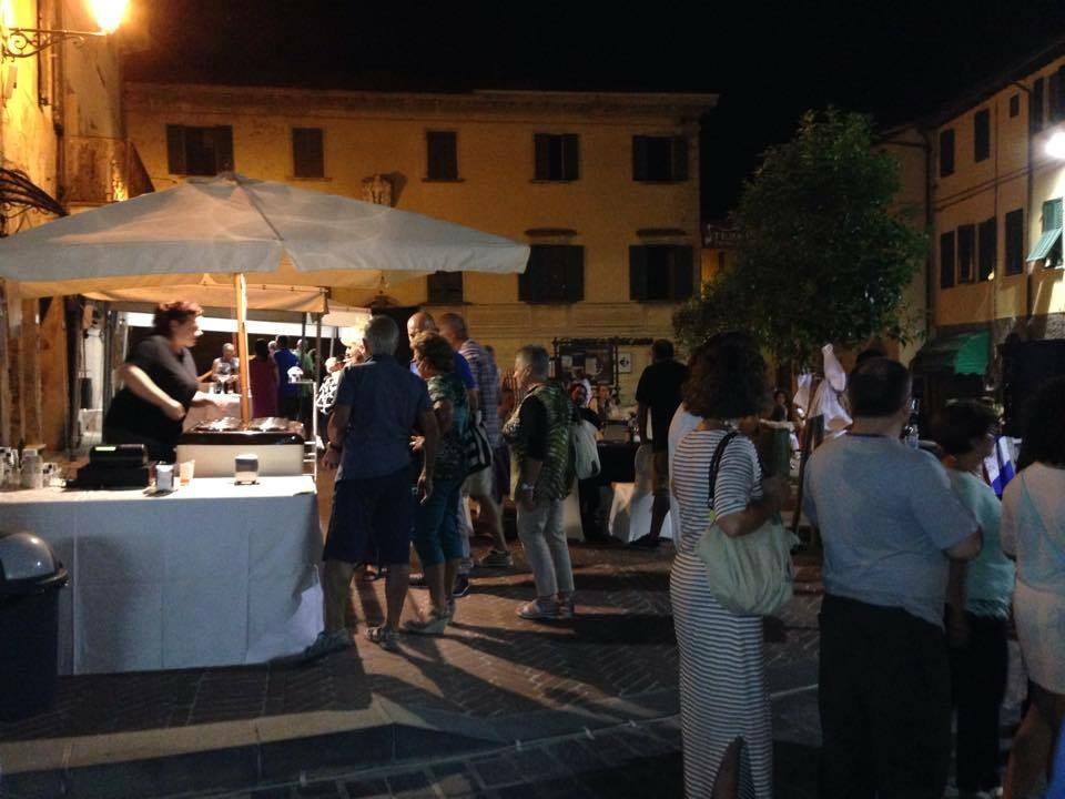 Musica e vino in strada, Terricciola incanta oltre tremila persone