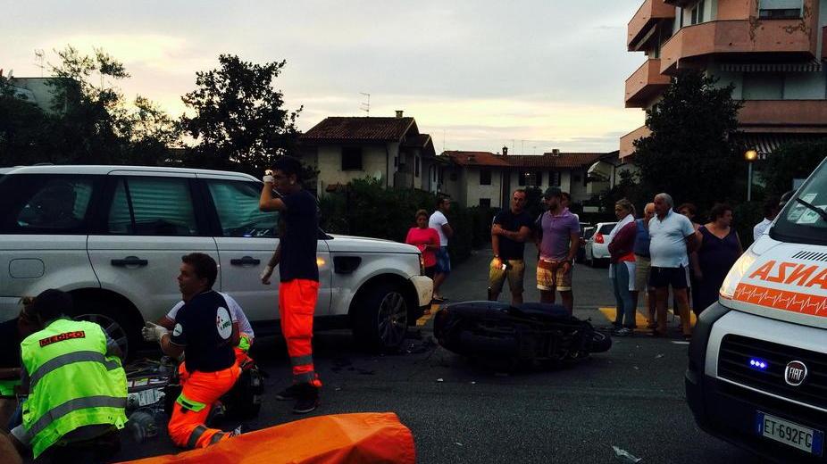 Scontro tra un suv e uno scooter: muore un quarantenne