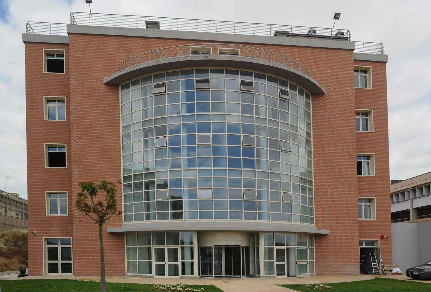 Coronavirus, salgono a 9 i casi al policlinico di Monserrato