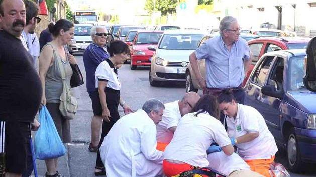 Scarsa illuminazione e strisce invisibili Comune sott’accusa per via Antonelli