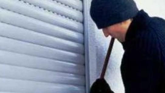 Una raffica di furti nelle abitazioni rubati soldi e gioielli
